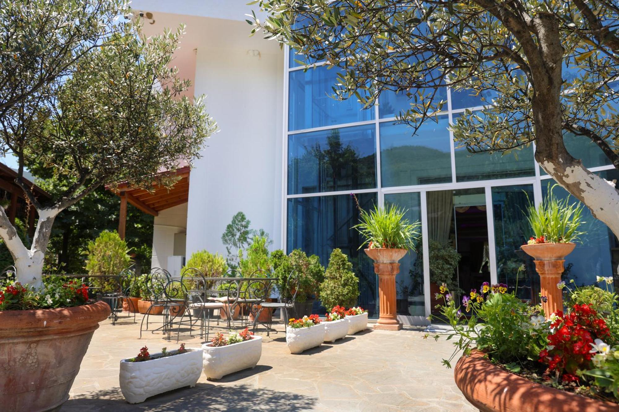 Hotel Kanione Cerenisht Exterior foto